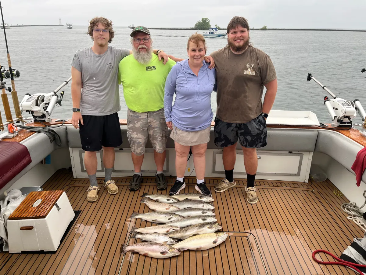 Lake Ontario Salmon Fishing Guide: Chinook vs Coho Salmon Explained